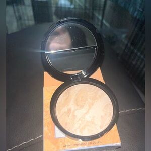 Laura Geller Baked Balance N Brighten Color Correcting Foundation